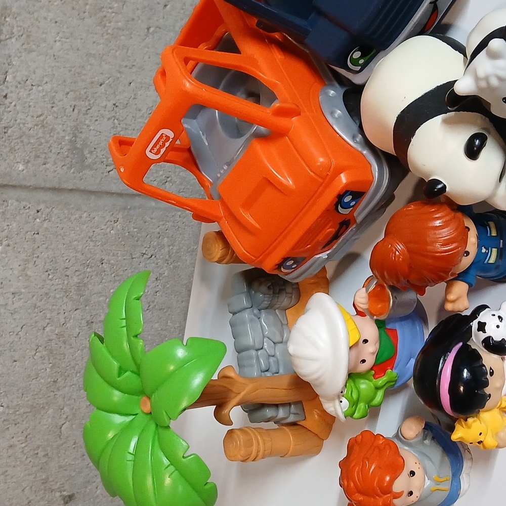 Fisher Price Little People Lot 18 Figures And Pieces Mixed Replacements Vehicles - Picture 9 of 10